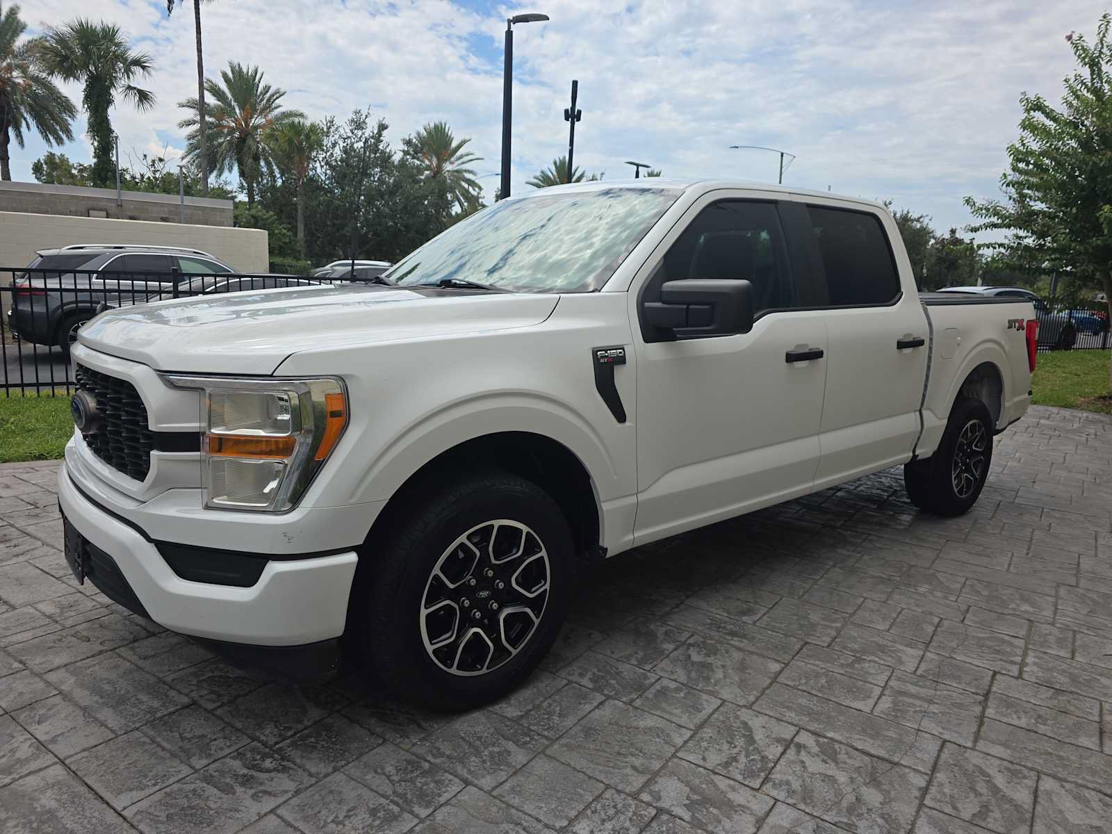 Used 2022 Ford F150 XL w/ STX Appearance Package RWD image 9