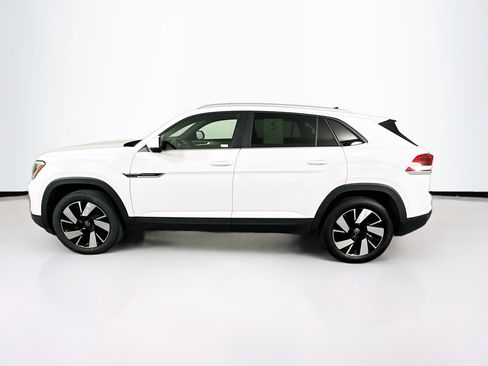 Used 2025 Volkswagen Atlas Cross Sport SE FWD image 4