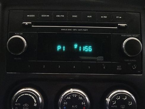 Used 2013 Dodge Challenger SXT image 25