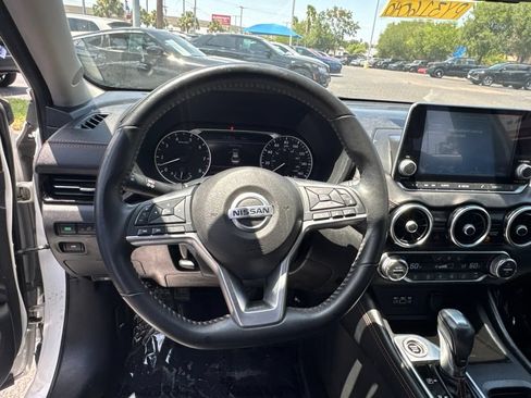 Used 2023 Nissan Sentra SR w/ SR Premium Package FWD image 12