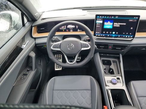 New 2026 Volkswagen Tiguan SEL R-Line image 26
