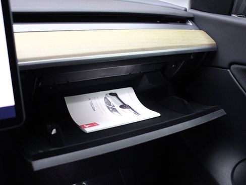 Used 2022 Tesla Model Y Performance image 10