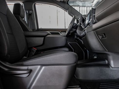 Used 2024 Chevrolet Silverado 1500 LT w/ Z71 Off-Road Package image 32