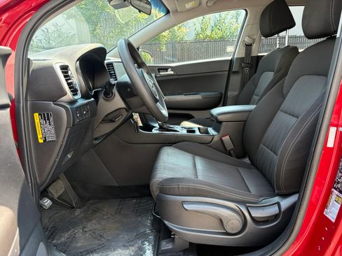 Used 2020 Kia Sportage LX AWD/4WD image 10