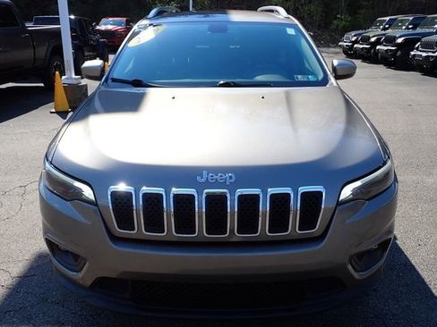 Certified 2019 Jeep Cherokee Latitude Plus w/ Cold Weather Group AWD/4WD image 10