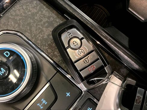 Used 2024 Ford Expedition Limited image 13