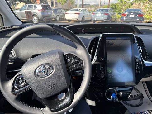 Used 2022 Toyota Prius Prime Limited image 6