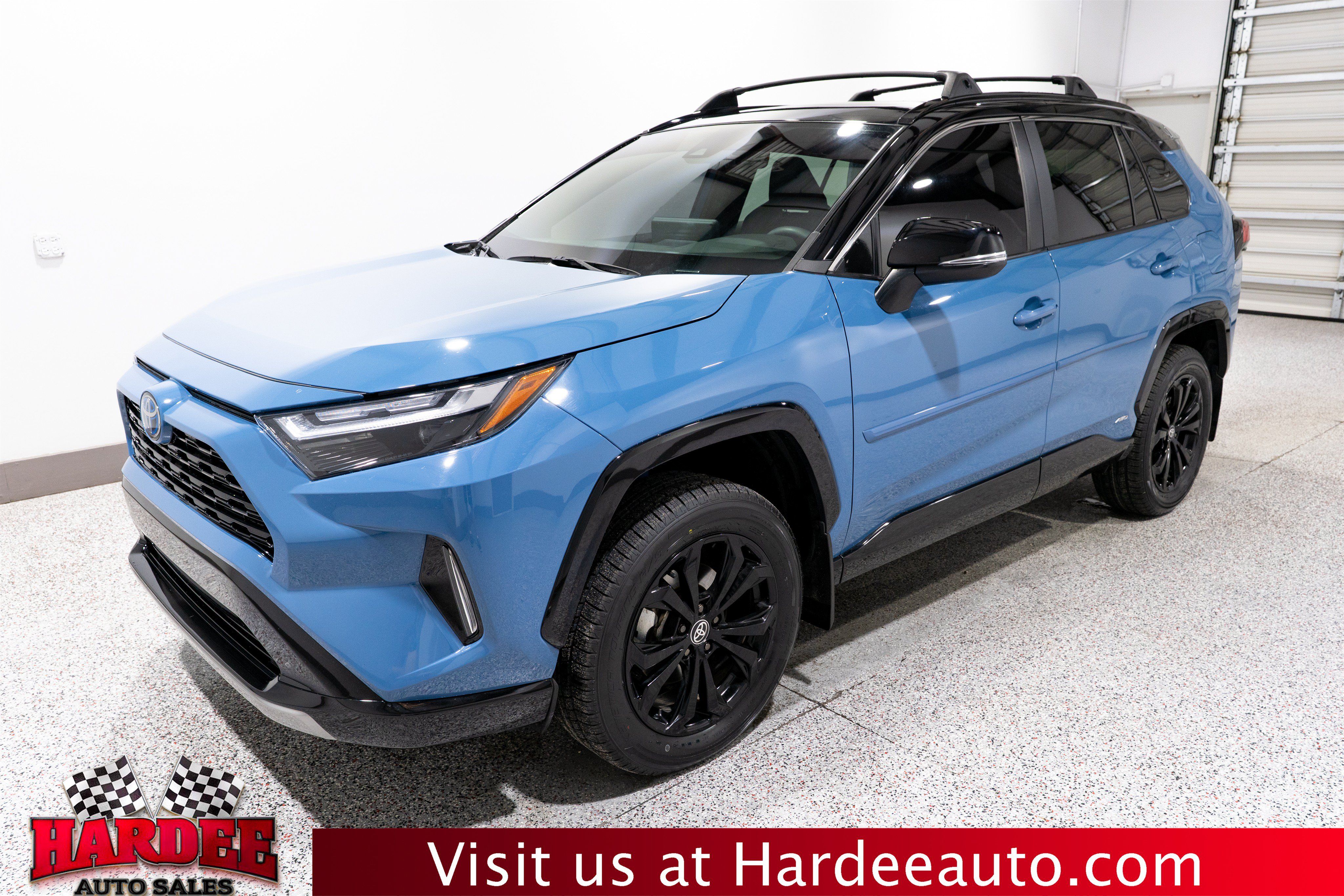 Used 2024 Toyota RAV4 XSE AWD/4WD image 2