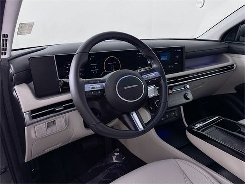 Certified 2025 Hyundai Tucson SEL image 12