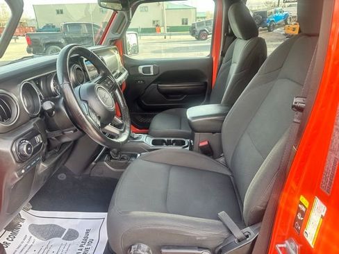 Used 2023 Jeep Wrangler Unlimited w/ Cold Weather Group AWD/4WD image 18