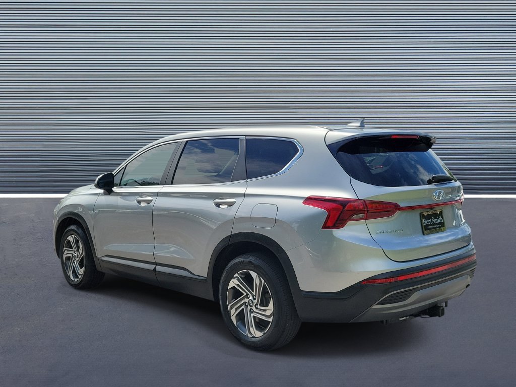 Used 2022 Hyundai Santa Fe SE FWD image 4