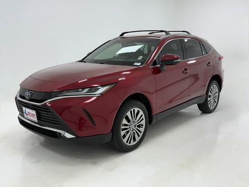 Used 2024 Toyota Venza XLE AWD/4WD image 5