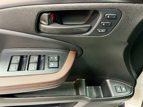 Used 2025 Honda Passport EX-L image 17