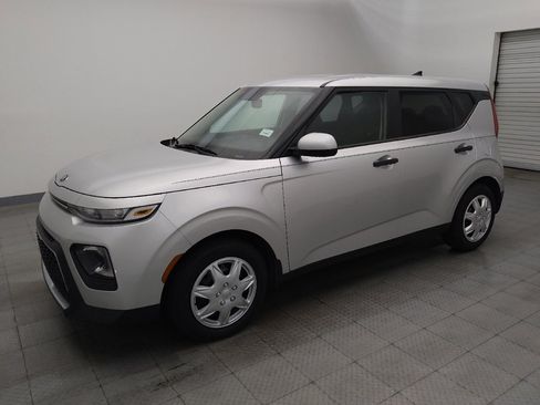 Used 2021 Kia Soul LX image 2