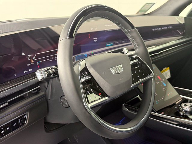 Used 2026 Cadillac Escalade IQL Luxury AWD/4WD image 17