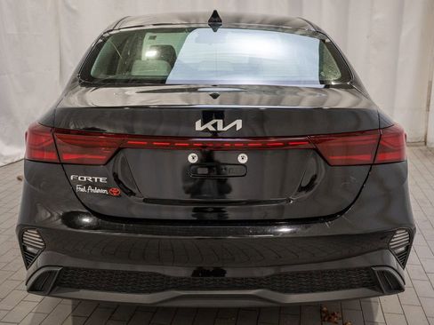 Used 2023 Kia Forte LXS w/ LXS Technology Package image 5