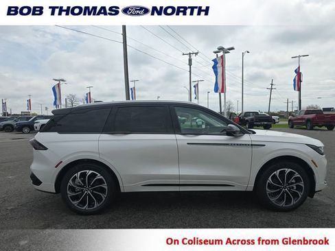 New 2026 Lincoln Nautilus Reserve AWD/4WD image 3