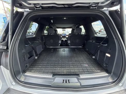 Used 2023 Lincoln Navigator Reserve AWD/4WD image 12