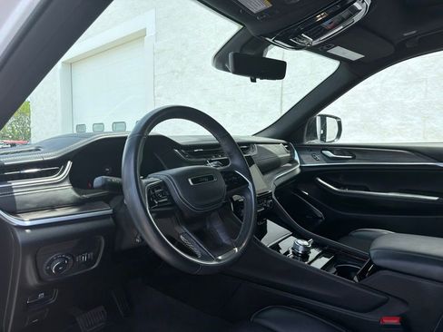 Certified 2021 Jeep Grand Cherokee L Overland w/ Luxury Tech Group IV AWD/4WD image 13