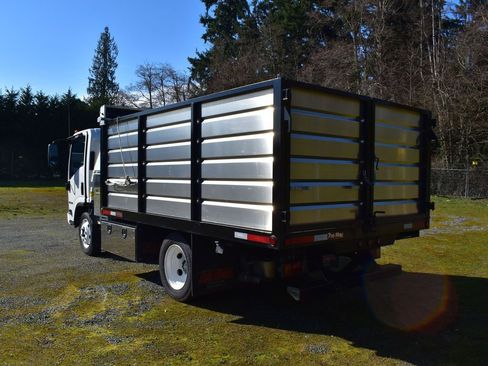 New 2024 Isuzu NPR image 7