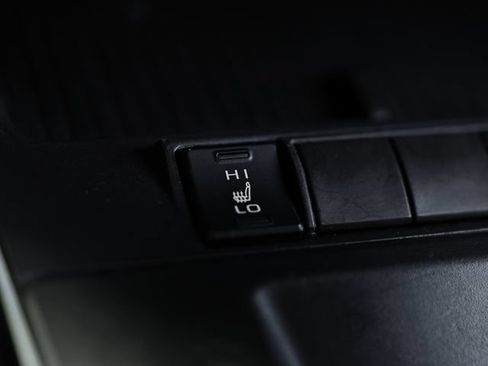 Used 2026 Toyota Corolla Cross XLE FWD image 40