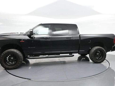 Used 2024 RAM 2500 Laramie w/ Night Edition AWD/4WD image 4
