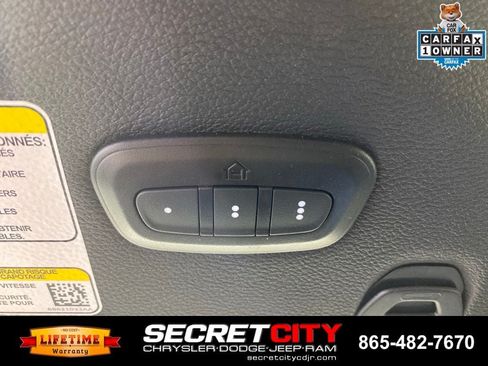 Used 2024 Jeep Wrangler Unlimited w/ Convenience Group AWD/4WD image 19