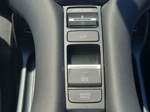 Used 2023 Honda HR-V LX image 35