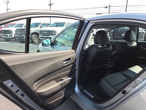 Used 2018 Acura TLX FWD image 11
