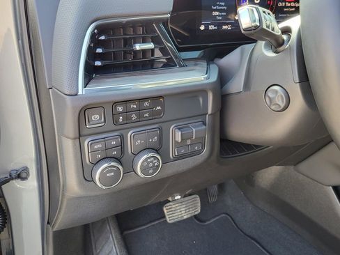 Certified 2025 Chevrolet Tahoe Premier w/ Sun And Tow Package AWD/4WD image 20