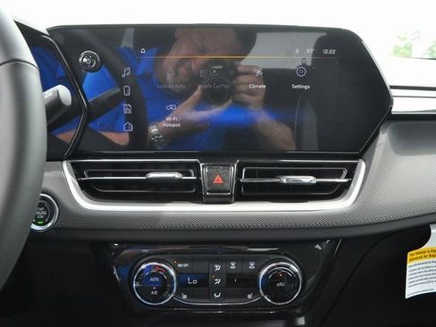 New 2025 Chevrolet TrailBlazer LT w/ Convenience Package image 21