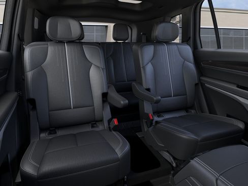 New 2026 Cadillac Vistiq Luxury w/ LPO, Floor Liner Package image 17