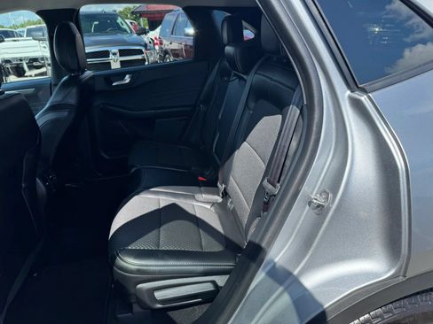 Used 2023 Ford Escape SE FWD image 5