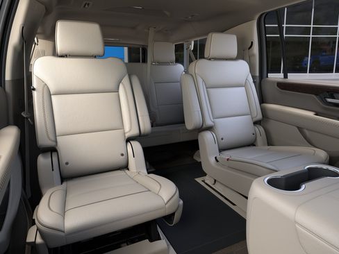 New 2026 GMC Yukon XL Denali w/ Denali Reserve Package AWD/4WD image 18