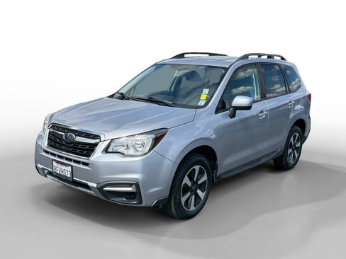 Used 2018 Subaru Forester 2.5i Premium w/ Popular Package #2A AWD/4WD image 1