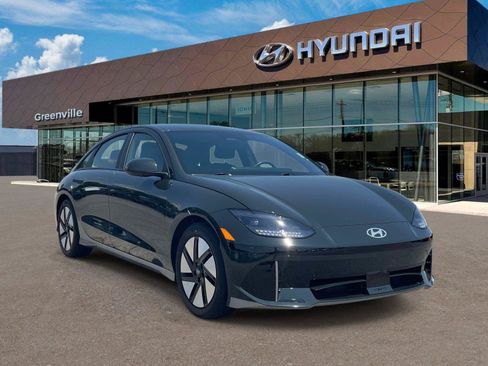 Certified 2024 Hyundai Ioniq 6 SE RWD image 1