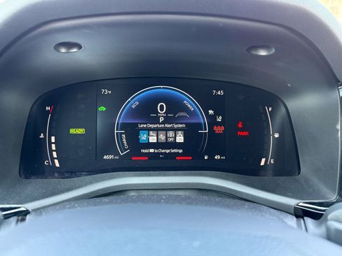 Used 2026 Toyota Camry SE FWD image 23