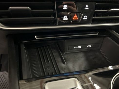 Used 2025 Volkswagen Atlas Cross Sport SEL Premium R-Line image 22