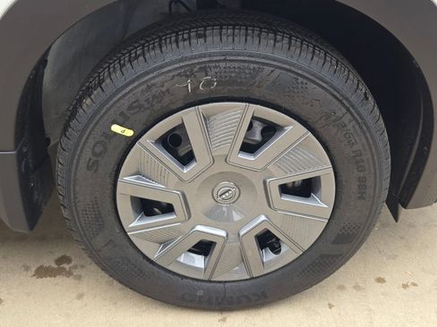 New 2026 Nissan Kicks S image 21