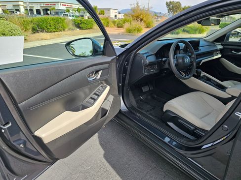 Used 2025 Honda Accord LX image 15