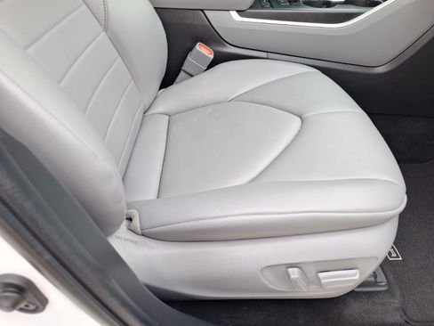 Used 2022 Toyota Highlander XLE image 35