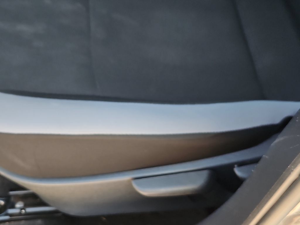 Used 2025 Nissan Versa S FWD image 20