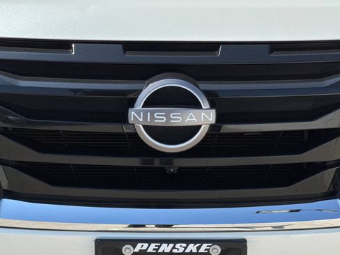 Used 2022 Nissan Pathfinder SL FWD image 11
