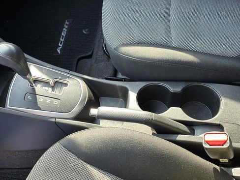 Used 2014 Hyundai Accent GS FWD image 20