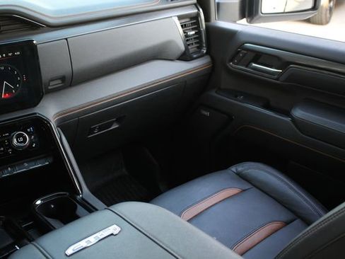 Used 2024 GMC Sierra 2500 AT4 w/ AT4 Premium Plus Package image 30