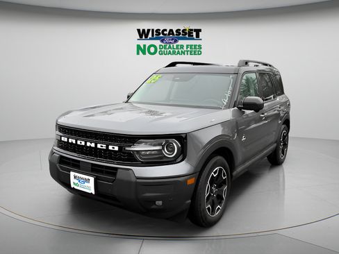 Certified 2025 Ford Bronco Sport Outer Banks w/ Outer Banks Tech Package+ AWD/4WD image 18