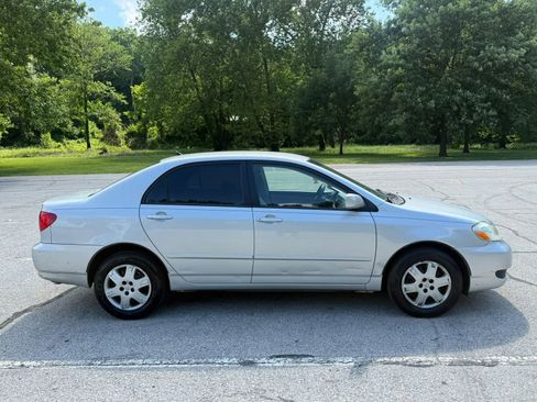 Used 2005 Toyota Corolla CE FWD image 4