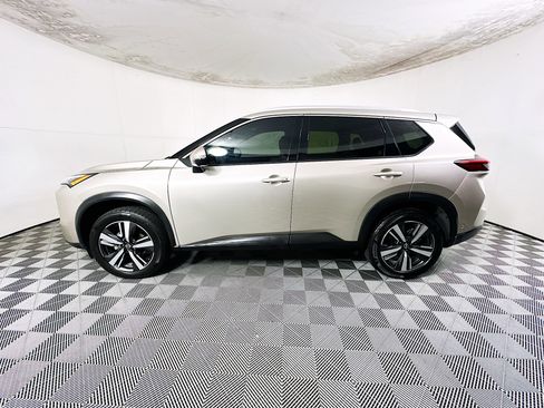 Used 2024 Nissan Rogue SL AWD/4WD image 6