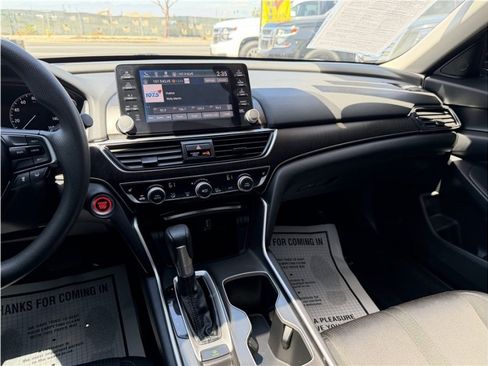 Used 2018 Honda Accord EX image 39