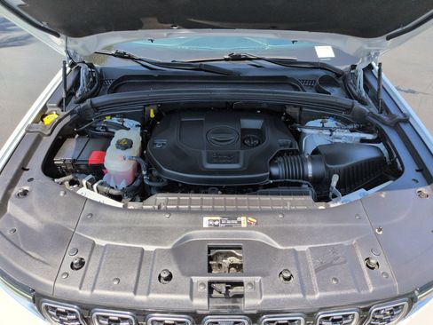 Used 2023 Jeep Grand Cherokee L Summit AWD/4WD image 34